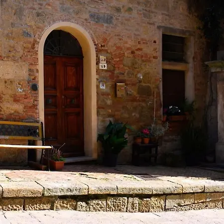 Apartman E Brevi Periodi Porta Etrusca La Panchina Al Sole Volterra