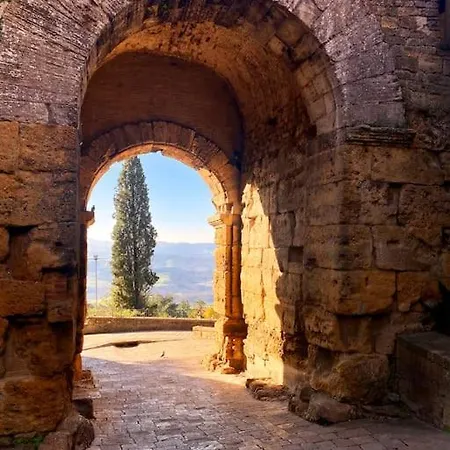 E Brevi Periodi Porta Etrusca La Panchina Al Sole Volterra